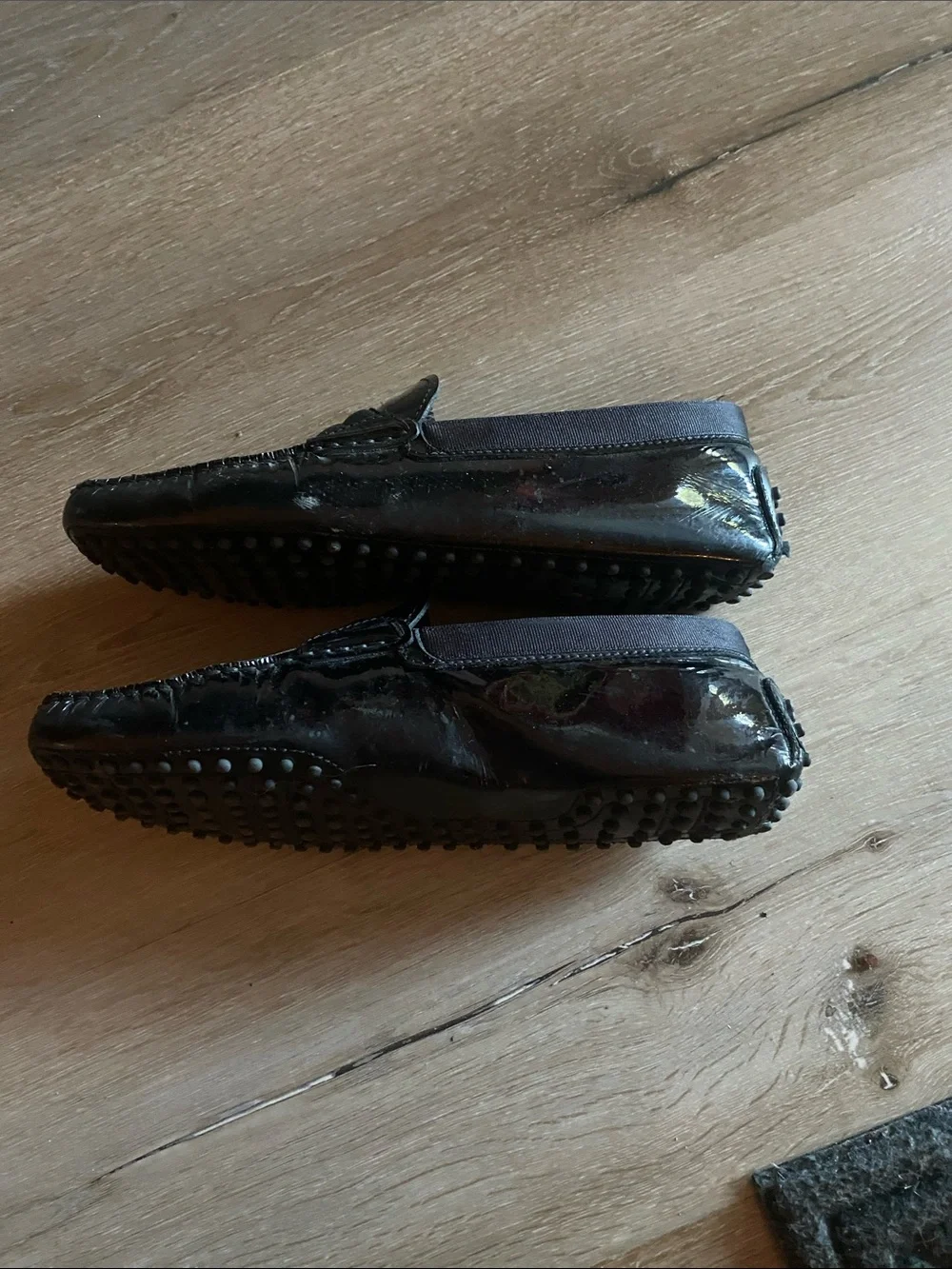 Tods black pat&leather sz8 driver